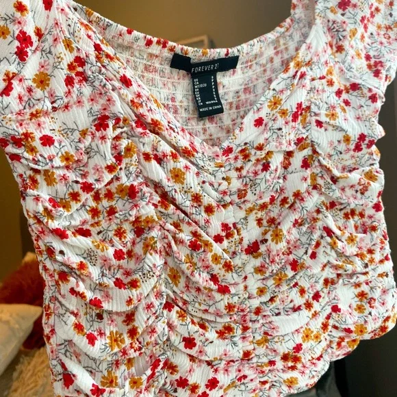 Forever 21 Floral Ruched Crop Top - Picture 3 of 5